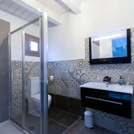 Casa Leonardo E Romeo *