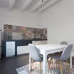 Casa Leonardo E Romeo *