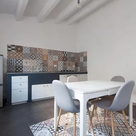 Casa Leonardo E Romeo *